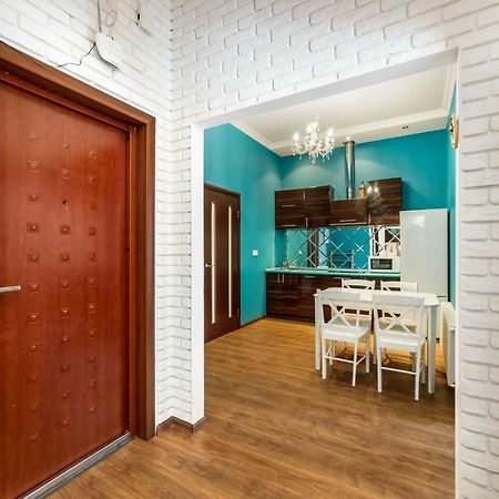 Stylish Apartment With A Balcony Overlooking The Park Oldenburg Bagian luar foto