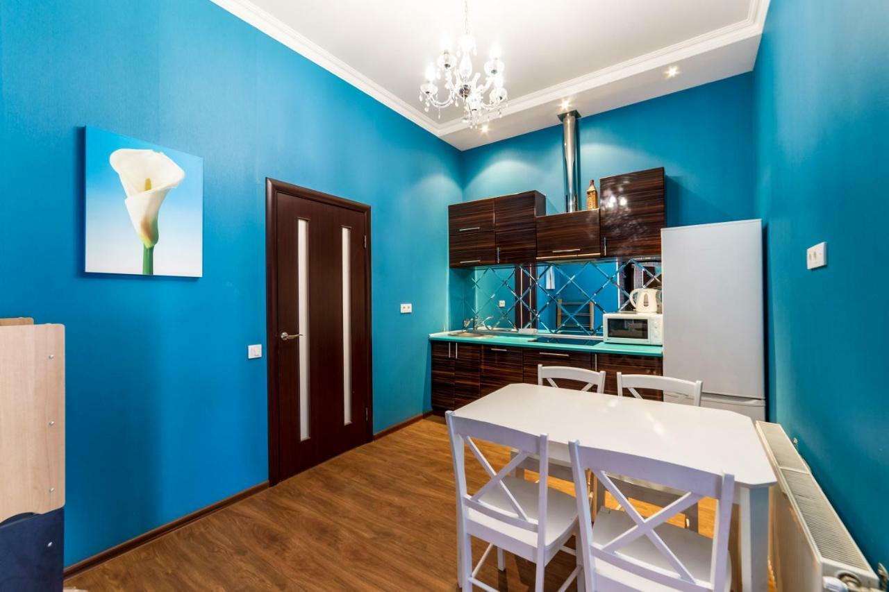 Stylish Apartment With A Balcony Overlooking The Park Oldenburg Bagian luar foto