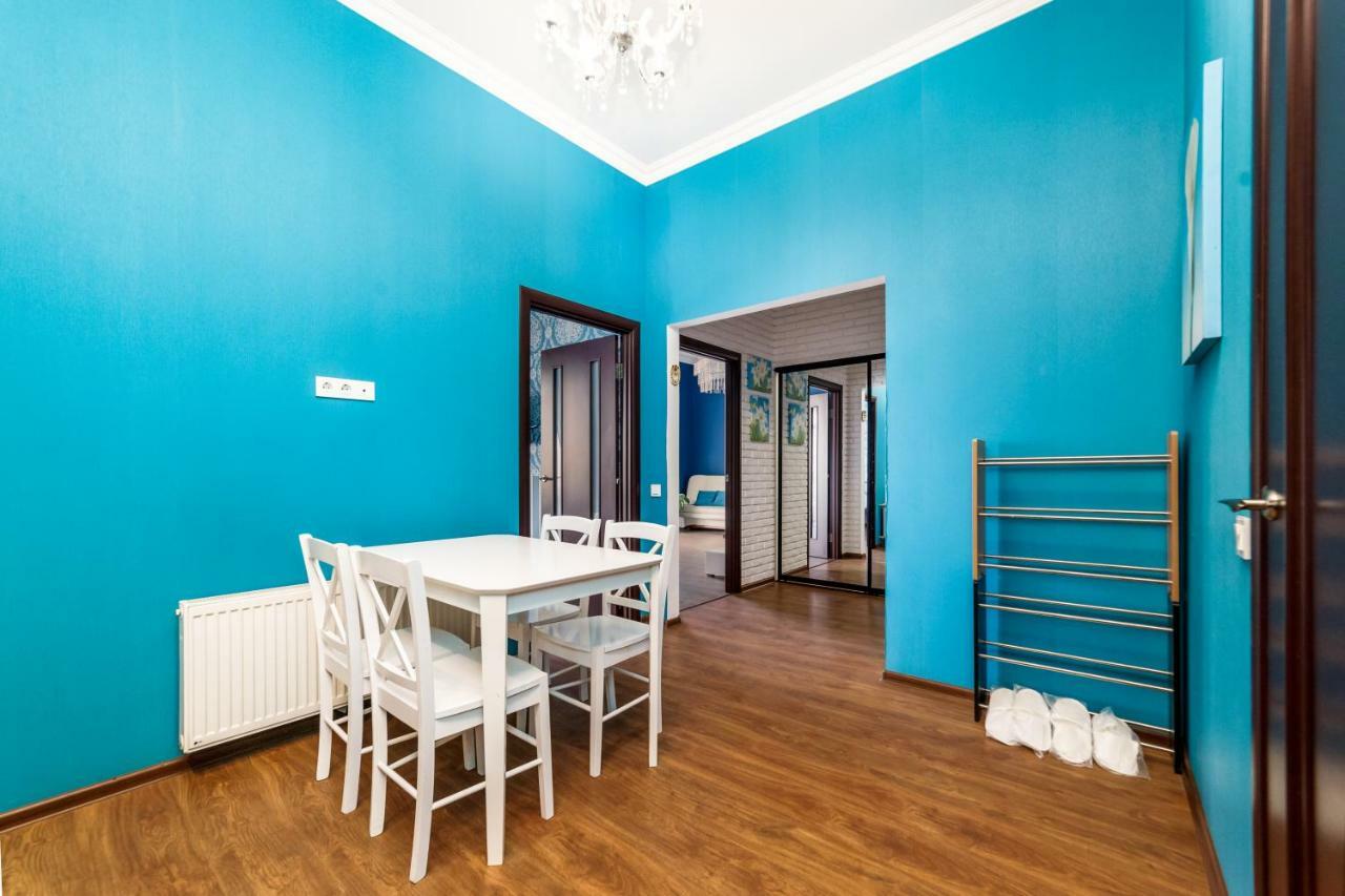 Stylish Apartment With A Balcony Overlooking The Park Oldenburg Bagian luar foto
