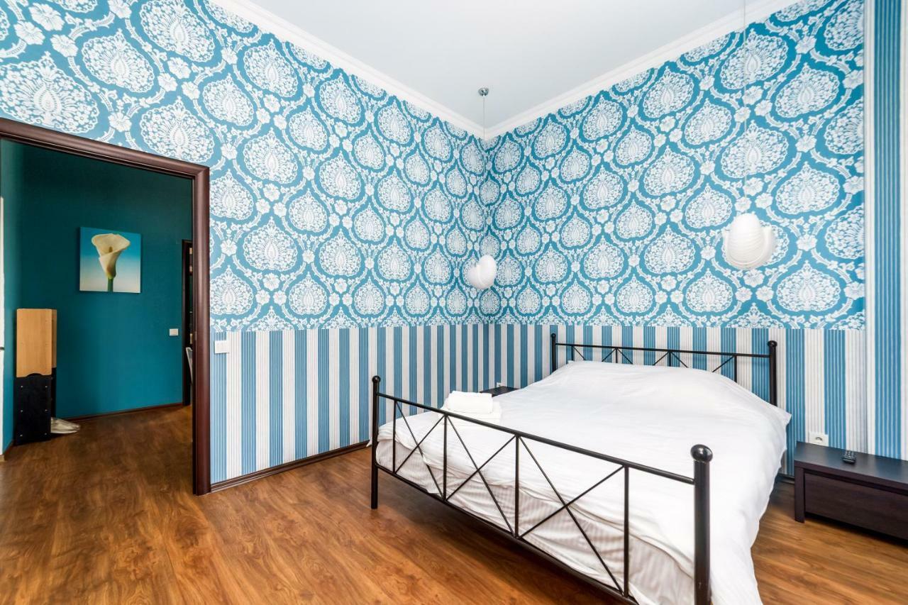 Stylish Apartment With A Balcony Overlooking The Park Oldenburg Bagian luar foto