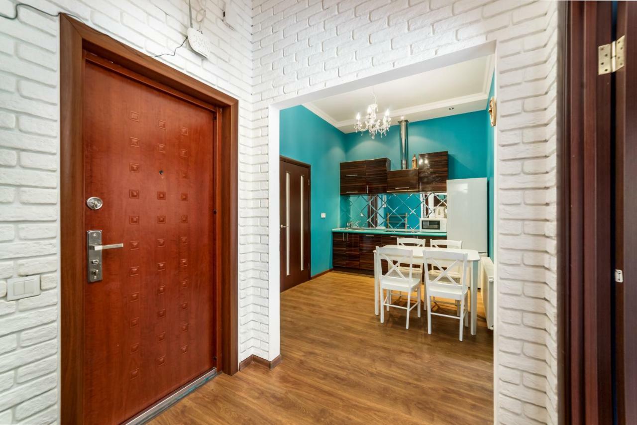 Stylish Apartment With A Balcony Overlooking The Park Oldenburg Bagian luar foto